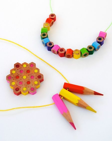 Esta reciclagem com restos de lápis de cor não somente irá deixar você na moda como também irá mostrar toda a sua criatividade (Foto: cantinhocraft-nana.blogspot.com.br)