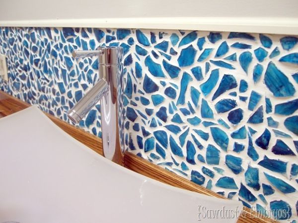 Decoração de parede com potes de vidro é linda e fácil de ser conseguida (Foto: sawdustandembryos.com)                              