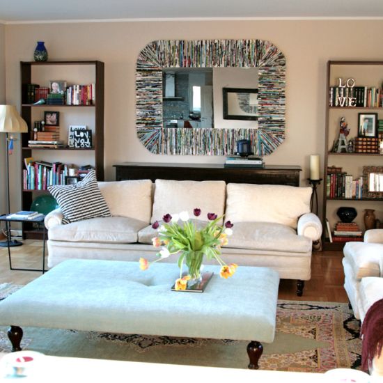 Moldura com revistas velhas pode frequentar qualquer ambiente de sua casa (Foto: recreatedesigncompany.com) 