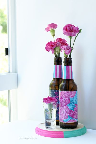 Invista pesado nesta decoração simples com reciclagem de garrafas (Foto: livecolorful.com)