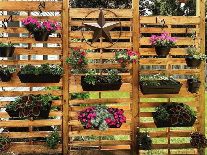 vertical-garden-pallet-wall-the-shady-gal