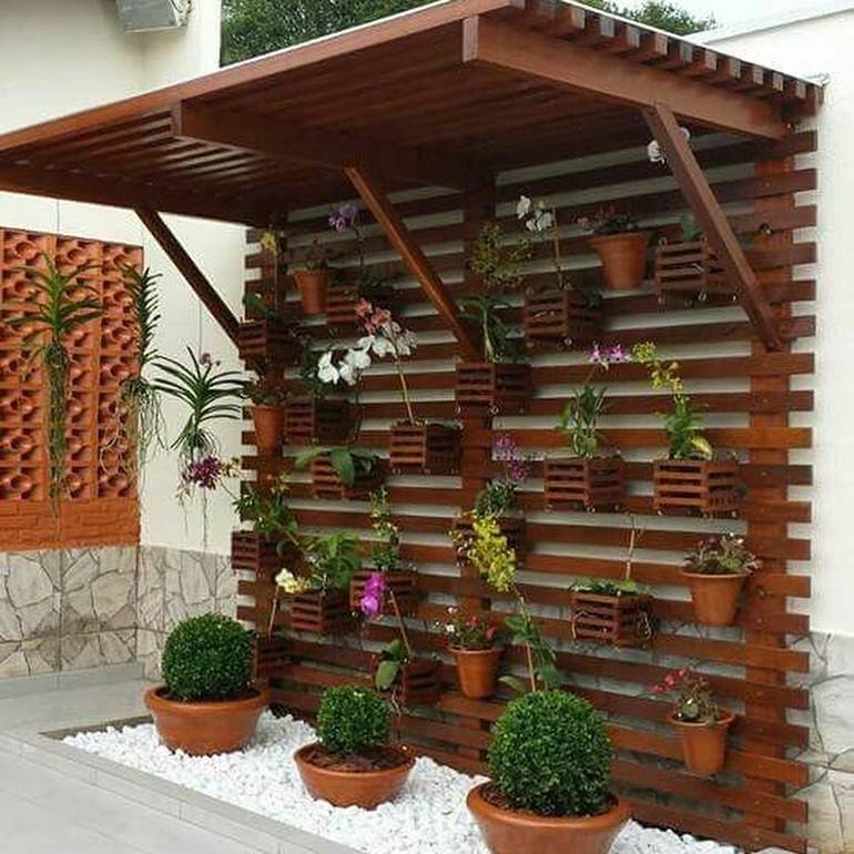 Jardim vertical com flores