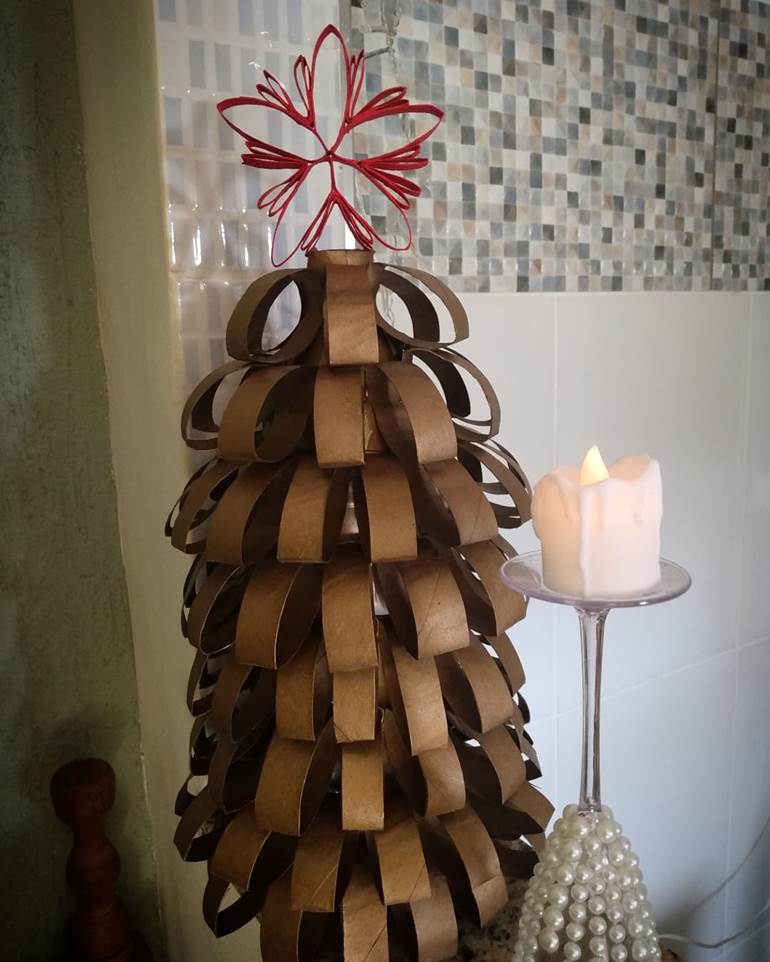 Árvore de natal de rolo de papelão