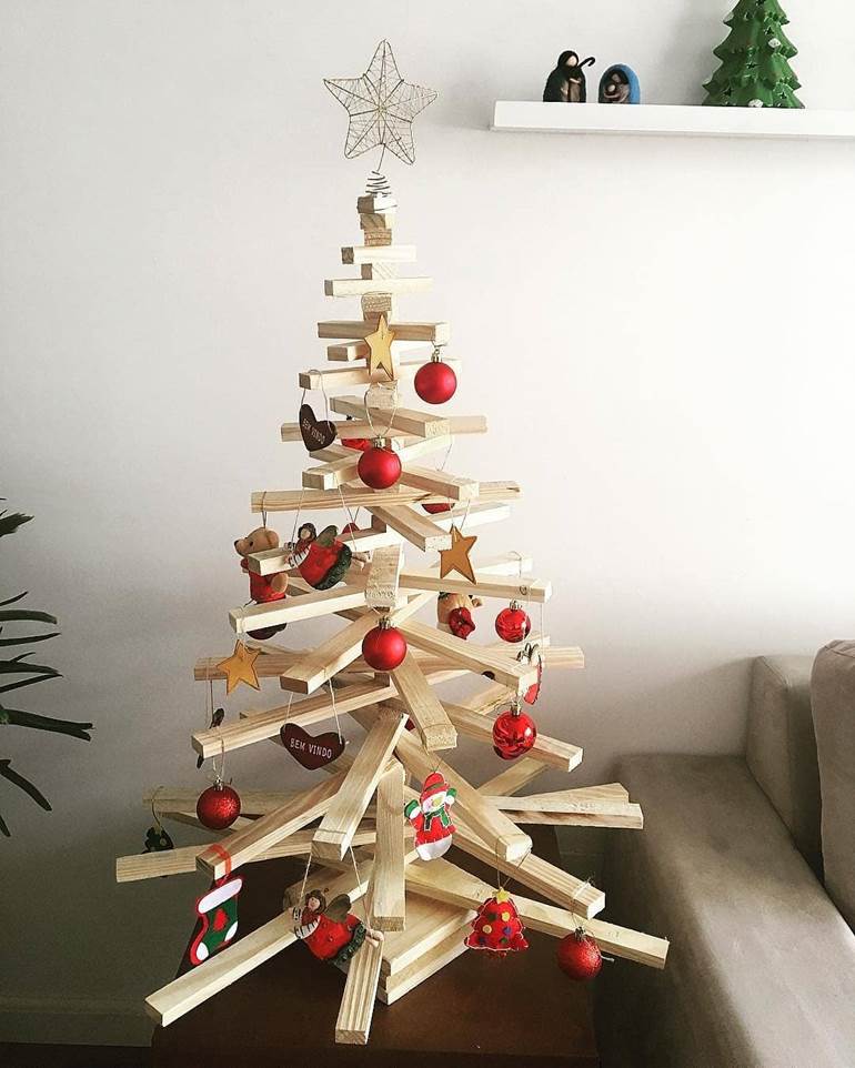 Árvore de Natal com madeira retangular
