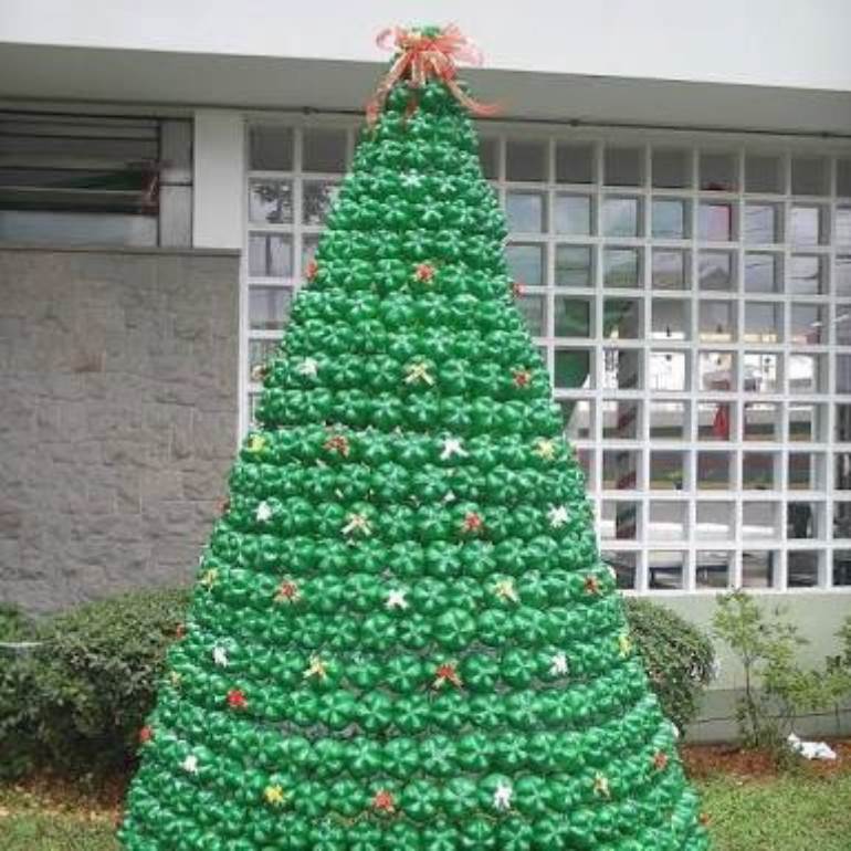 Árvore de natal com garrafa pet