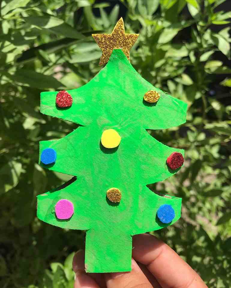 Árvore de natal pequena de EVA